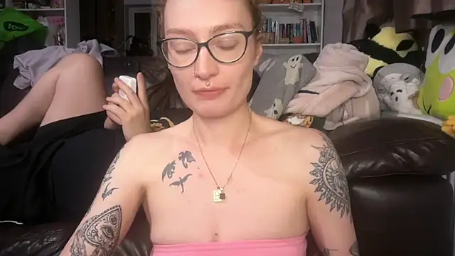 Snapshot of harleyblair chatting on July 2026 10:05:02 PM harleyblair online show from July 2026 10:05:02 PM