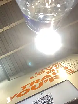  ManuVeelez online show from September 2025 12:11:01 AM