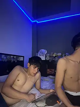 Kailertwink online show from May 2026 11:13:01 PM