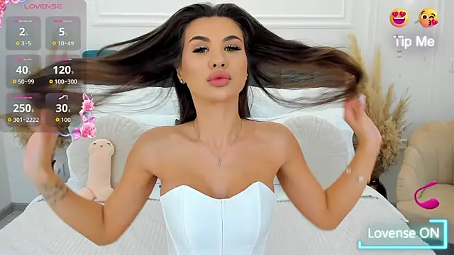 MonCarla online show from November 2025 08:22:02 PM