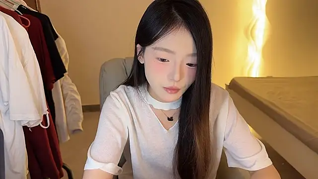 Snapshot of Robin-o3 chatting on October 2025 06:08:01 PM Robin-o3 online show from October 2025 06:08:01 PM