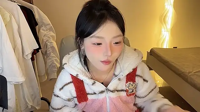 Snapshot of Robin-o3 chatting on October 2025 03:45:01 PM Robin-o3 online show from October 2025 03:45:01 PM