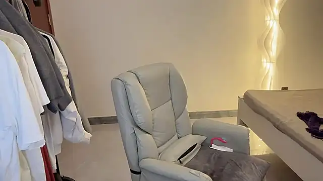 Snapshot of Robin-o3 chatting on November 2025 05:48:02 PM Robin-o3 online show from November 2025 05:48:02 PM