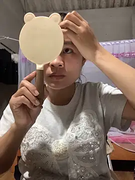 NhuFox online show from September 2025 02:06:02 PM