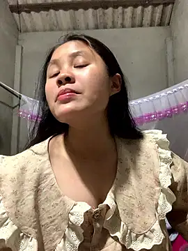 NhuFox online show from January 2026 01:04:01 PM