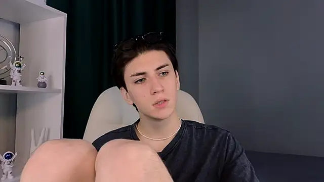 Snapshot of Oliver_Starboy chatting on September 2025 04:46:02 AM Oliver Starboy online show from September 2025 04:46:02 AM