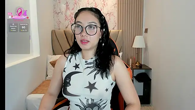 Yuna  Min online show from September 2025 02:44:01 PM