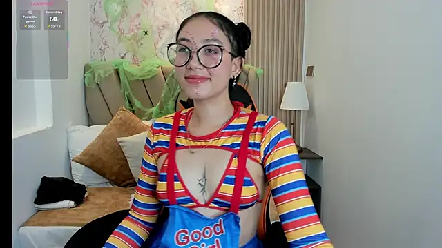 Yuna  Min online show from October 2025 08:00:02 PM