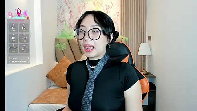 Yuna  Min online show from October 2025 01:12:01 PM