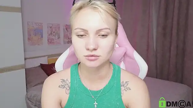 Snapshot of Cameronlovely_ chatting on September 2025 07:52:01 AM Cameronlovely online show from September 2025 07:52:01 AM
