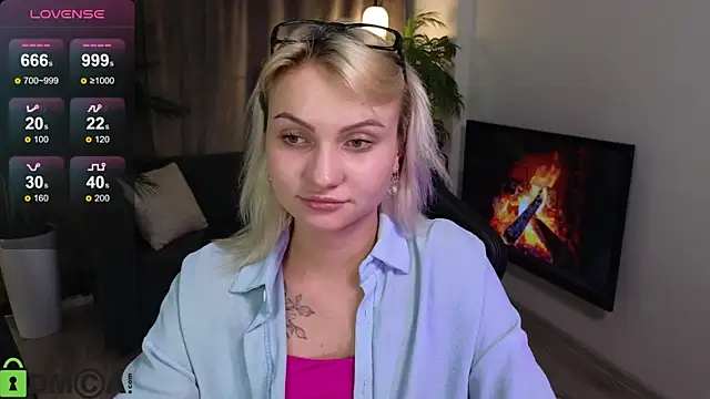 Cameronlovely  online show from October 2025 06:59:01 PM