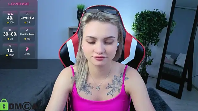 Cameronlovely  online show from November 2025 02:28:01 PM