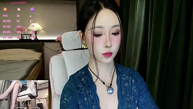 Snapshot of AYW-21 chatting on October 2025 12:39:02 PM AYW-21 online show from October 2025 12:39:02 PM