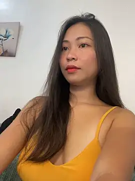Snapshot of EmmaSean chatting on May 2026 02:18:01 AM EmmaSean online show from May 2026 02:18:01 AM