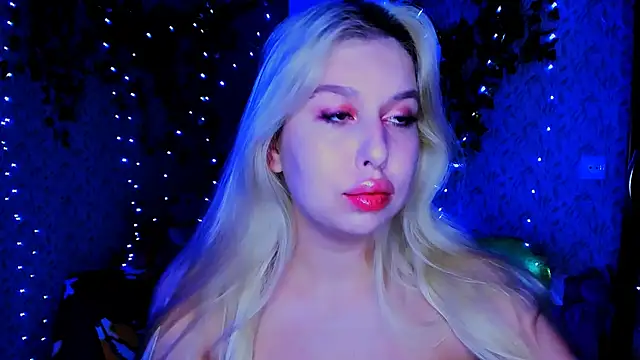 ChloeRicc online show from November 2025 07:12:02 PM