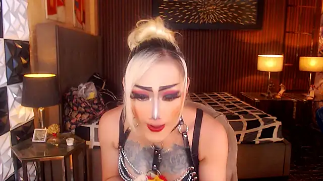 Snapshot of HorseCockDivine chatting on April 2026 10:41:02 AM HorseCockDivine online show from April 2026 10:41:02 AM