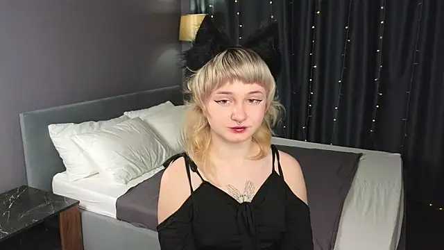 Tori Cutie online show from November 2025 12:02:01 AM