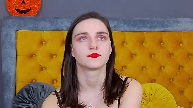 Jessica White  online show from November 2025 04:12:02 AM