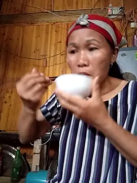 Snapshot of TinTin321 chatting on October 2025 12:22:02 AM TinTin321 online show from October 2025 12:22:02 AM