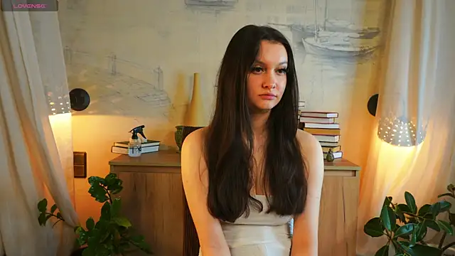 EvaDowe online show from October 2025 07:40:02 AM