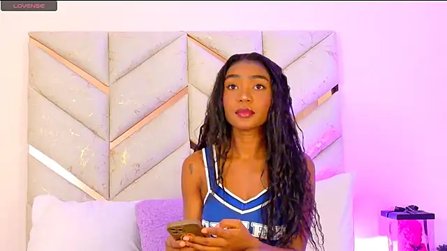 Snapshot of AlanaDoll chatting on July 2026 03:52:01 PM AlanaDoll online show from July 2026 03:52:01 PM