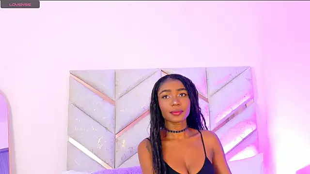Snapshot of AlanaDoll chatting on July 2026 02:24:01 PM AlanaDoll online show from July 2026 02:24:01 PM