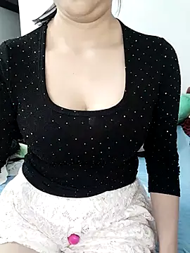 Linh linh01 online show from January 2026 03:05:01 PM