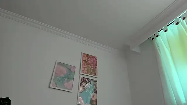 canelleGarces online show from April 2026 08:25:02 PM