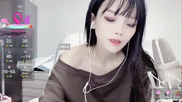 twlilybae online show from March 2026 03:17:01 AM