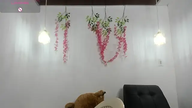scarletbaker  online show from May 2026 12:00:02 PM