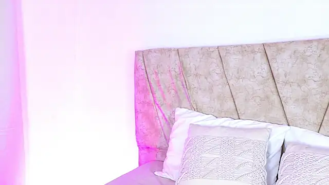 Snapshot of ScarlettLuxe chatting on October 2025 08:39:02 PM ScarlettLuxe online show from October 2025 08:39:02 PM