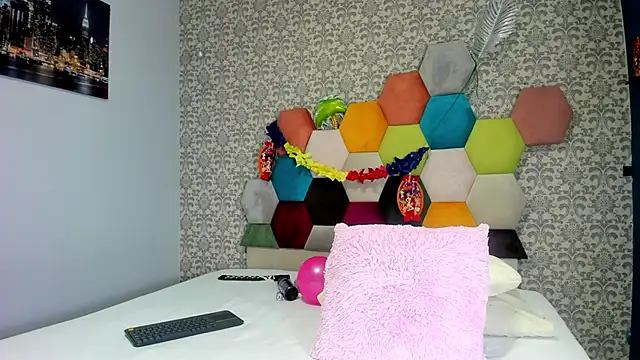 amarantha hanss online show from December 2025 05:40:02 PM