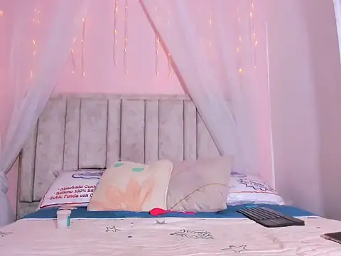 Rachellcooperrr online show from October 2025 08:39:01 PM