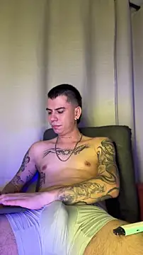 Snapshot of chris_suarez chatting on June 2026 03:53:02 AM chris suarez online show from June 2026 03:53:02 AM