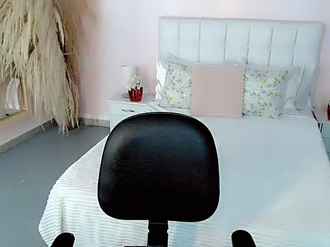 Snapshot of nathalialoes1 chatting on October 2025 07:10:02 PM nathalialoes1 online show from October 2025 07:10:02 PM