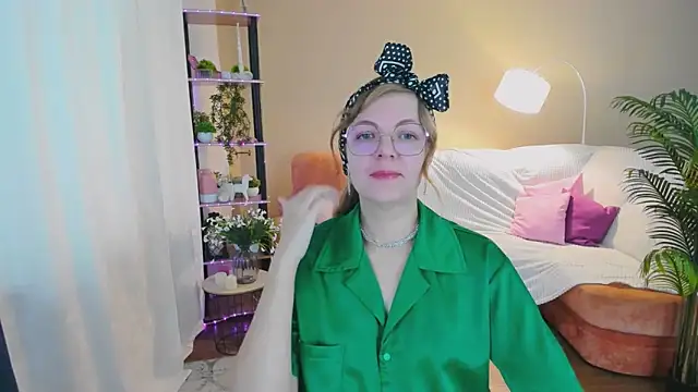 YourUniverser online show from September 2025 09:44:01 AM