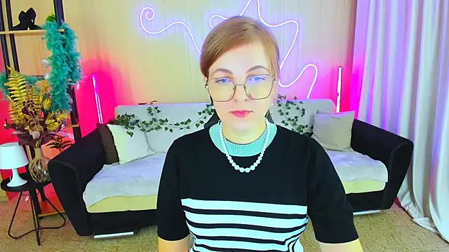 YourUniverser online show from November 2025 04:12:01 AM