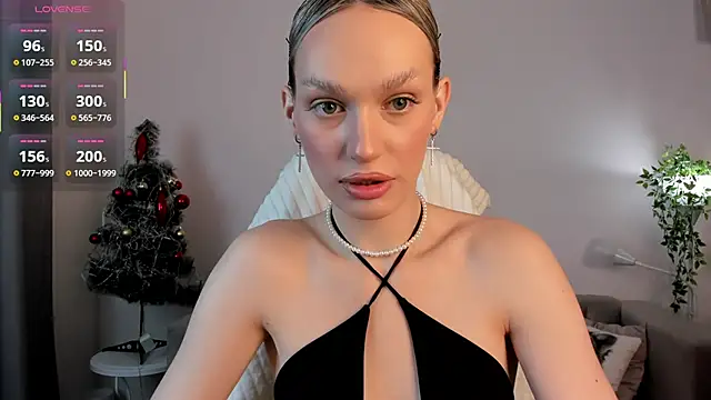 Ice Strawberry online show from December 2025 03:11:01 AM