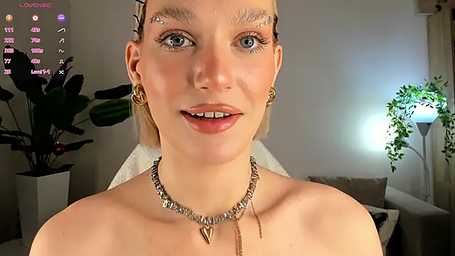 Ice Strawberry online show from January 2026 03:22:02 AM