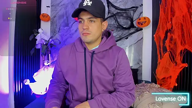 William Steel  online show from October 2025 04:04:02 AM