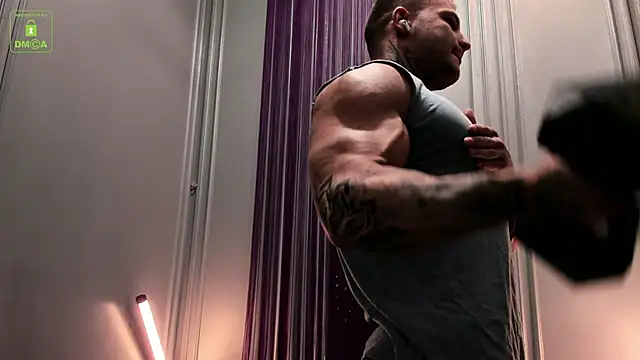 Snapshot of OliverSport chatting on January 2025 10:45:01 AM OliverSport online show from January 2025 10:45:01 AM