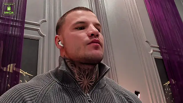 Snapshot of OliverSport chatting on February 2025 10:35:01 AM OliverSport online show from February 2025 10:35:01 AM