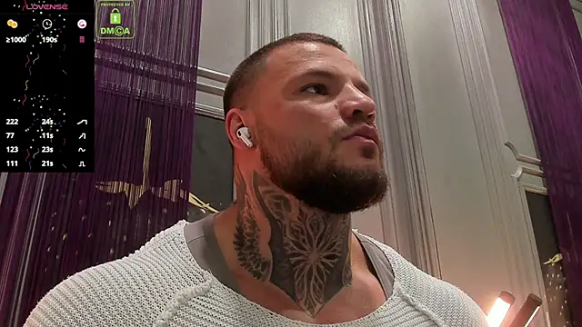 Snapshot of OliverSport chatting on October 2025 03:47:02 PM OliverSport online show from October 2025 03:47:02 PM