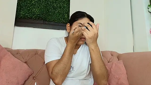 shanon marel online show from October 2025 12:06:01 PM