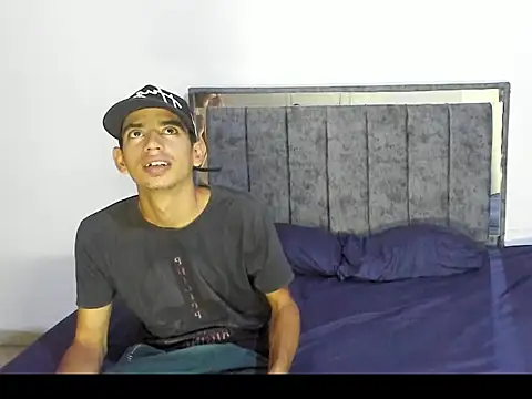 Snapshot of brian_sexlove chatting on October 2025 07:11:02 PM brian sexlove online show from October 2025 07:11:02 PM