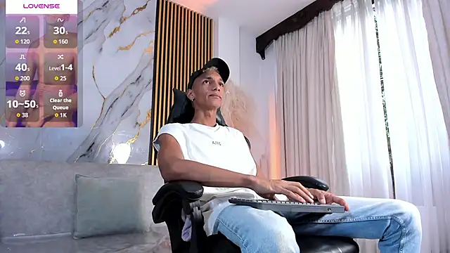 JulienSaint online show from October 2025 12:41:02 PM