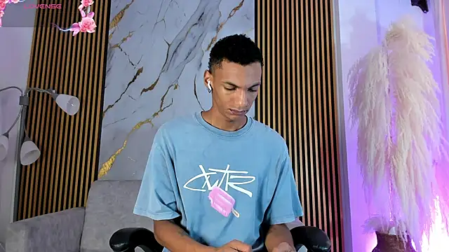 JulienSaint online show from December 2025 12:14:01 PM