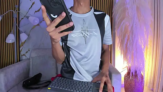 JulienSaint online show from March 2026 01:30:01 PM