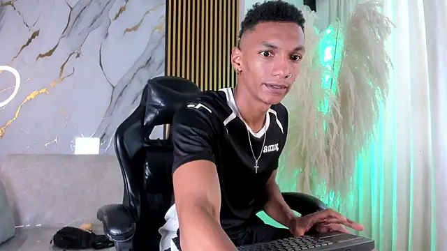 JulienSaint online show from July 2026 01:37:02 PM