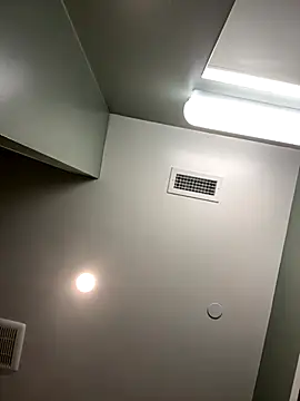 Yinigi online show from October 2025 01:39:01 PM